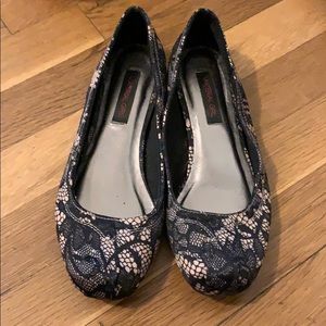 Lace print flats